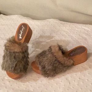 N N B FREE people, brown blond faux fur platforms block heel wooden sandals # 8M